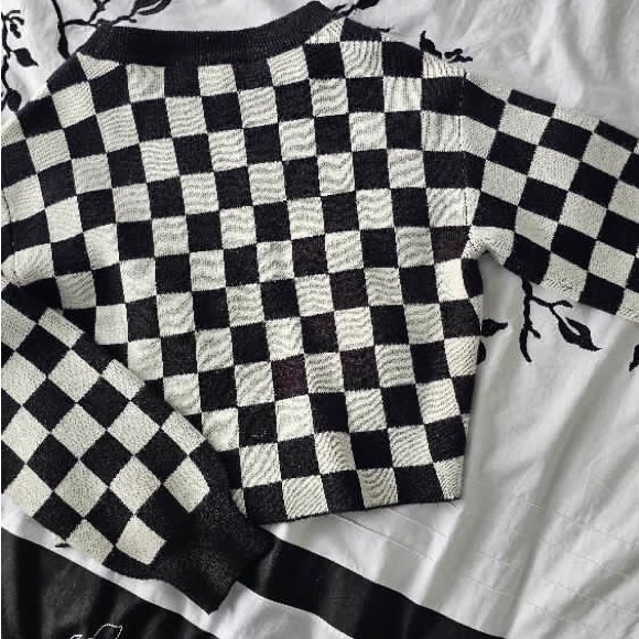 H&M black and white cropped sweater for kids girls - Picture 3 of 4